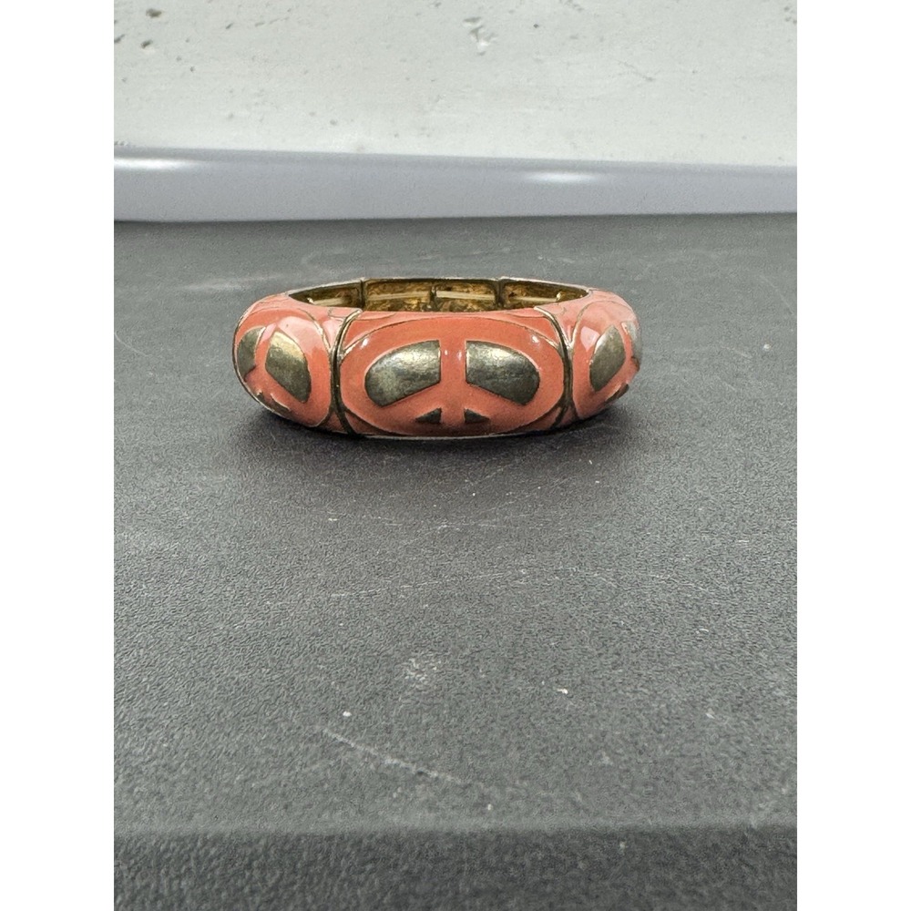 Vintage chunky bangle  stretch bracelet coral and silver tone geometric